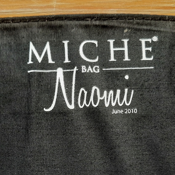 Miche Cover - Picture 2 of 6